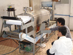 點(diǎn)火對(duì)機(jī)器進(jìn)行加熱.jpg 點(diǎn)火對(duì)機(jī)器進(jìn)行加熱.jpg